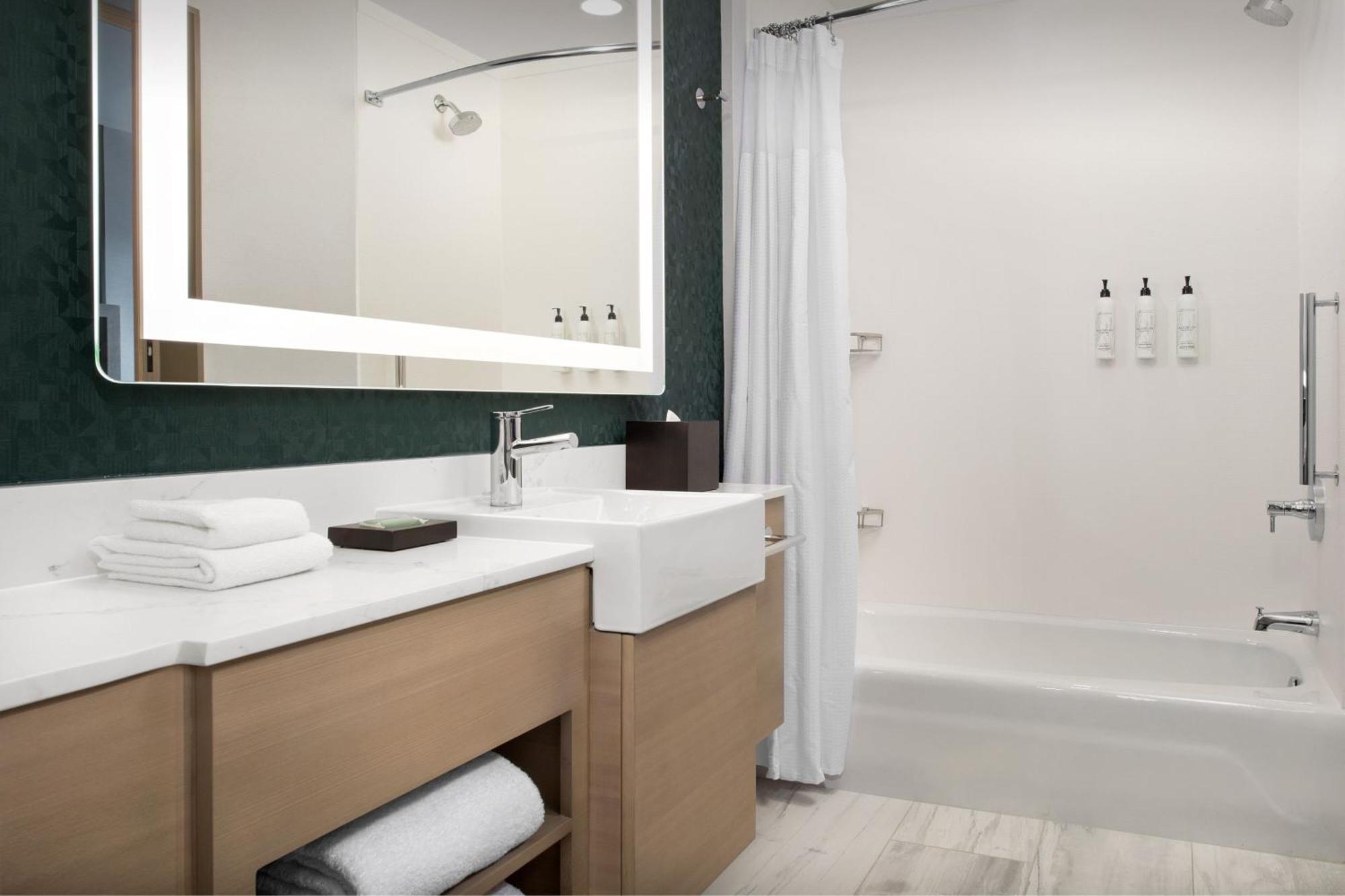 Springhill Suites By Marriott Sandpoint Exterior photo